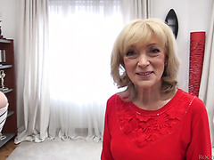 Teen Jenny M And Granny Szuzanne On Hardcore Casting