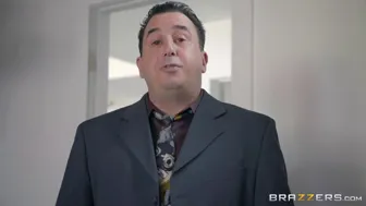 Horny🥵 Housewife Alura Jenson Gets Nasty With Hung Beef