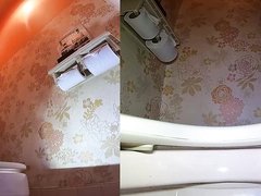 Record An Amateur Girl’s  Pooping  3