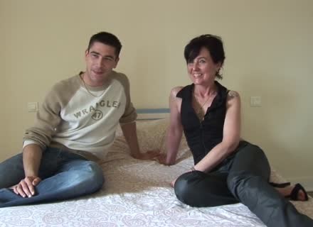 Mature Brunette Gets Her Wet Cunt Banged Fisted