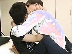 Japanes Justice Kiss