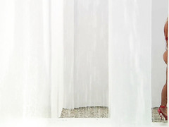 Anikka Albrite Shows Off Her Thick Bum To Seduce A Guy For An Intense Anal Sex