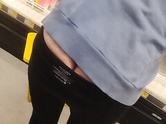 Buttcrack Girl Shopping