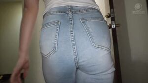 LULU 400 While Her Husband Was Away On A Business Trip, She Was Alone At Home With Her Horny Big Assed Aunt, Who Unconsciously Teased Her With Her Ass. She Quickly Fucked Him And Shook Her Ass, Then Returned The Favor With Vaginal Pressure, Squeezing His