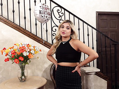 Carter Cavelli Enjoys The Taste Of Her Stepbrother’s Cock