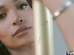 Hot Ebony Chick Worships Her White Boyfriend’s Huge Cock Sucking And Riding It With Her Ass, Moaning Like A Slut